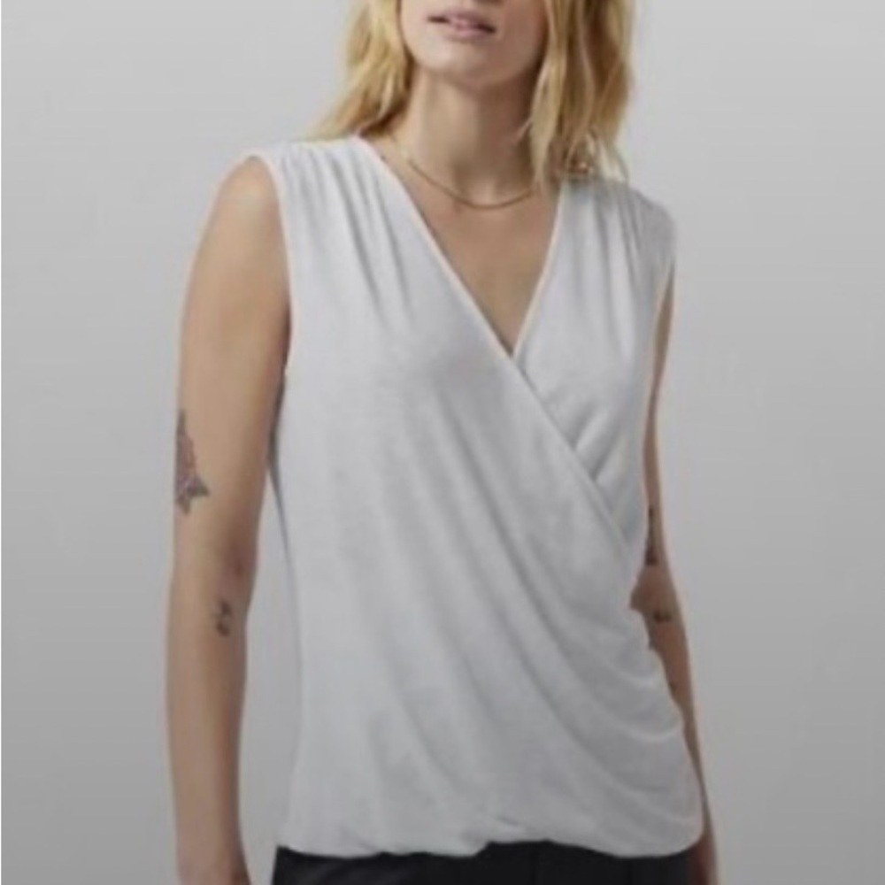 #131 Athleta Light Gray Sleeveless Wrap Tank. Super cute. Size. XS